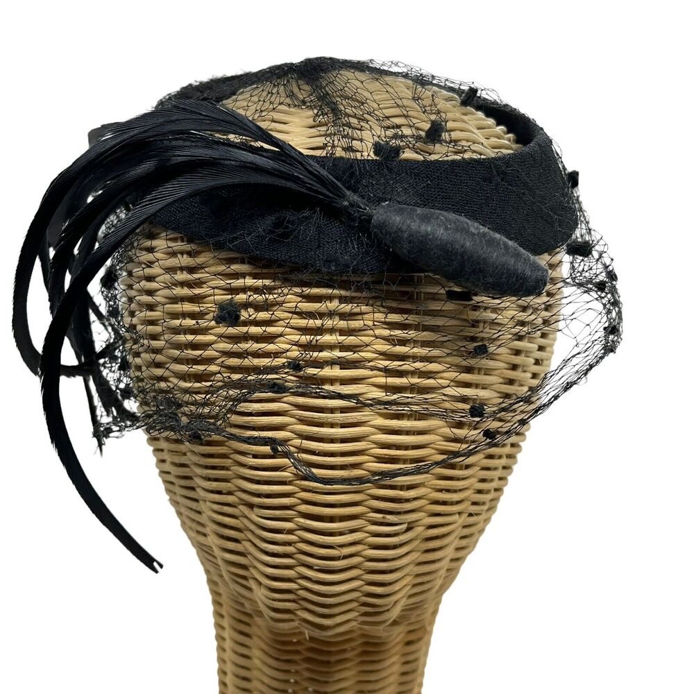 Fascinator Cocktail Ring Hat 1950s Black Velvet Plume Netting Secretary Chic - Picture 1 of 11